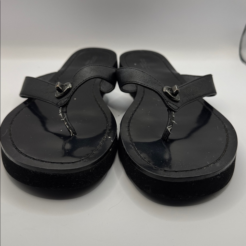 Coach Shelly Black Leather Thong Sandals Turnlock Charm Flip Flops Size 7.5B - Picture 5 of 10